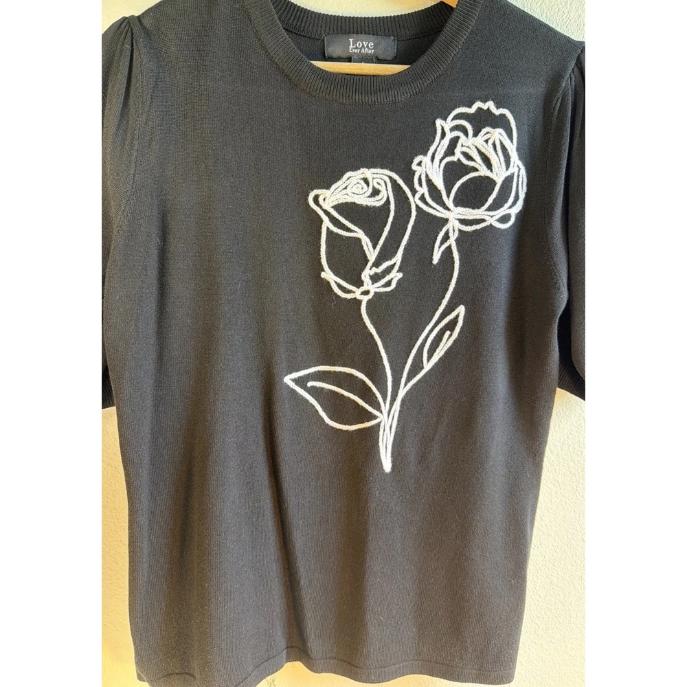 Love Ever After Womens L Black Short Sleeve Knit Sweater White Embroidered Rose